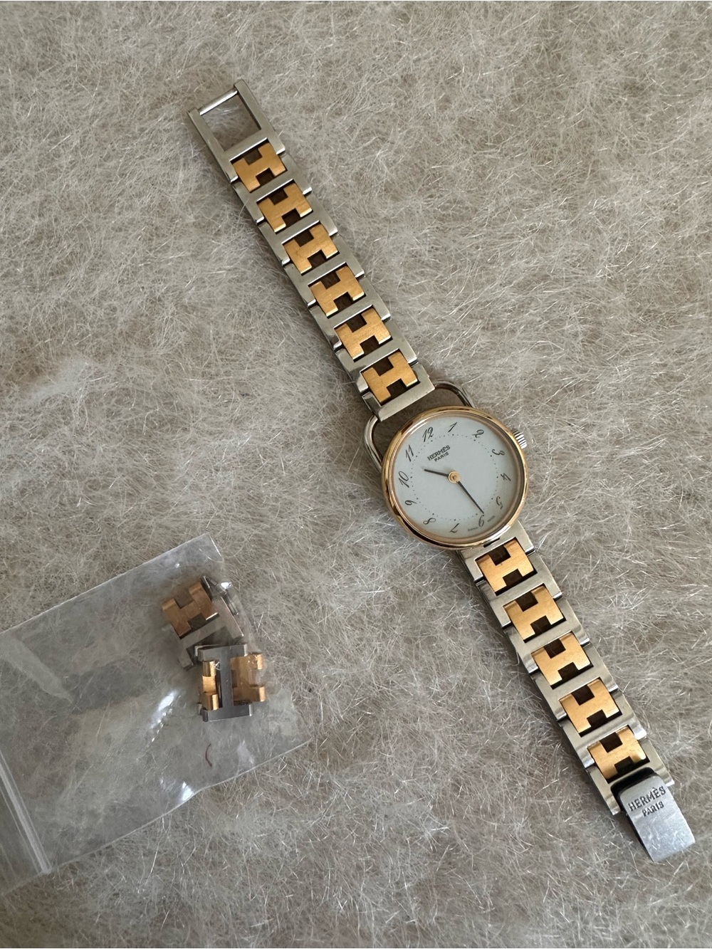 Hermès Two-Tone Gold and Silver Womens Dress Watch - Picture 4 of 7